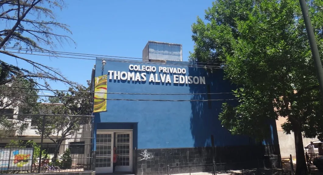 Otra adolescente denunció a un compañero por difundir imágenes de ella desnuda creadas con IA