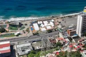 Delcy Rodríguez supervisa el avance del proceso de recuperación en La Guaira