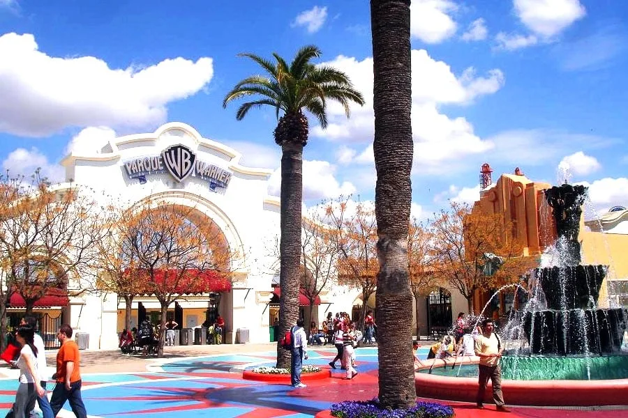 Un hombre herido tras un accidente en la montaña rusa de Batman del Parque Warner de Madrid