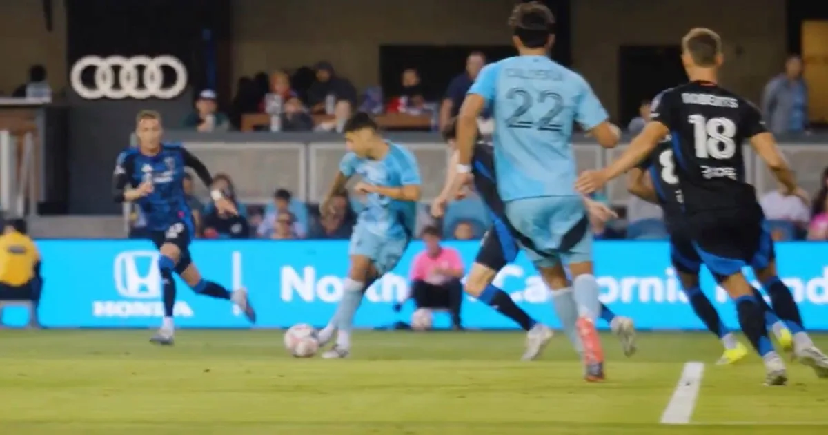 El espectacular golazo de rabona del argentino Joaquín Pereyra en la MLS que entra en carrera por el Puskas, el premio que Messi no ganó
