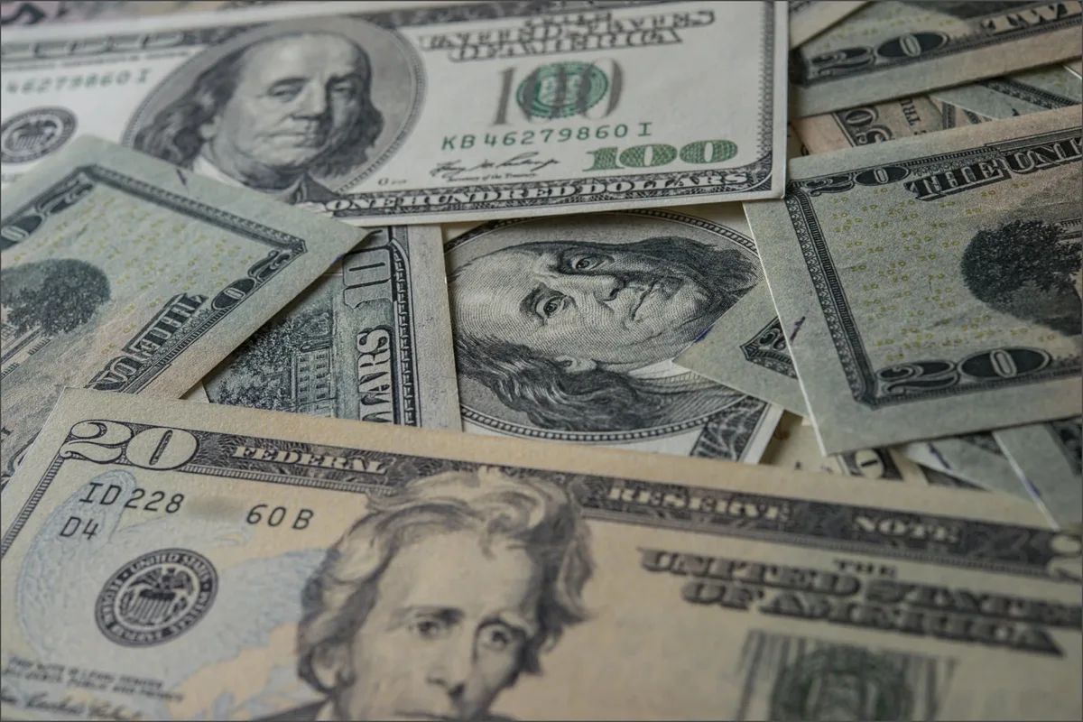 Se actualizó la banda cambiaria: a cuánto puede llegar el dólar en octubre sin intervención del BCRA