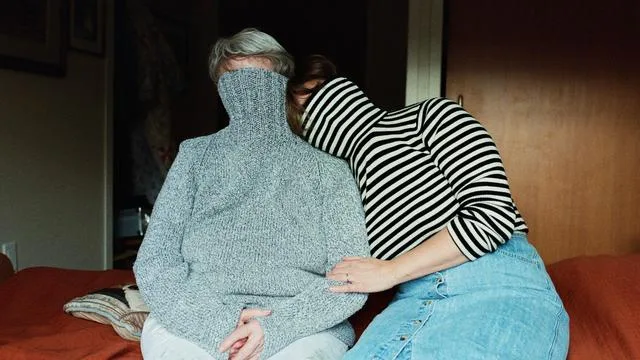 Eltern-Kind-Beziehung: Irgendwann muss man aus der Elternrolle raus