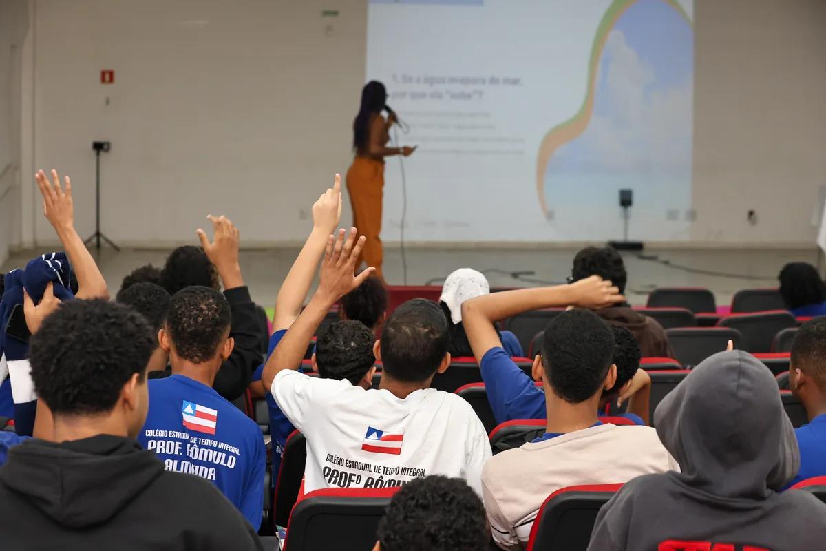 I Circuito Enem movimenta três escolas estaduais em Salvador