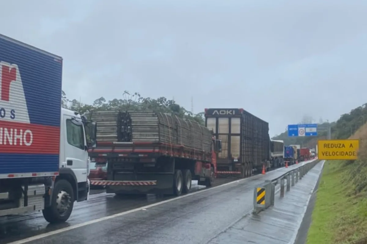 Serra Antiga da Tamoios é liberada após 37 horas de interdição