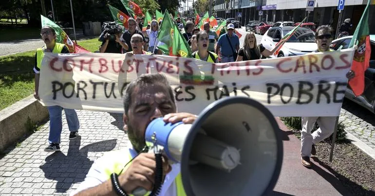 Protesto em Espinho exige solução para combustíveis