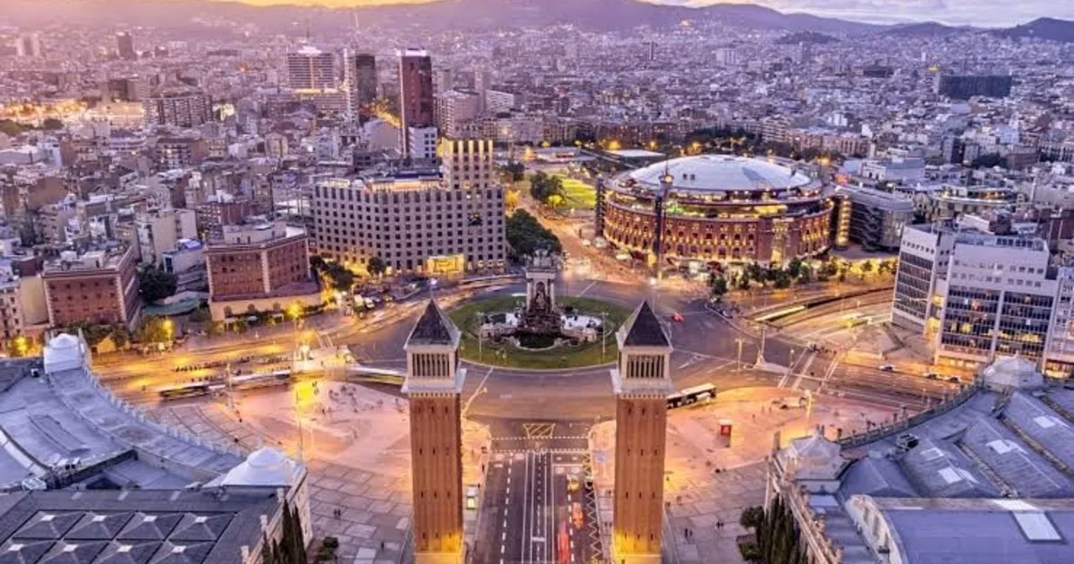 Dejó Barcelona con 60 años para vivir en medio del bosque: “Vivir aquí es estar de vacaciones constantes”