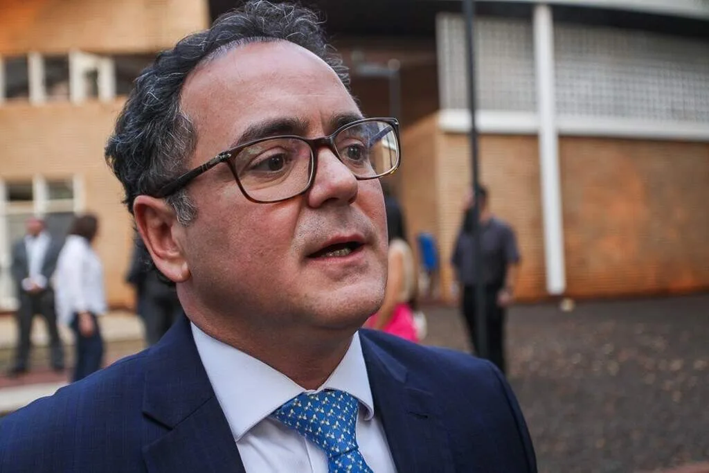 “Escândalo abala instituições”, diz Bitto sobre mensagens de Vorcaro e STF