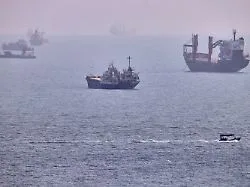 Beim Verlassen der Meerenge: "Unbekannte Geschosse" treffen Tanker in Straße von Hormus