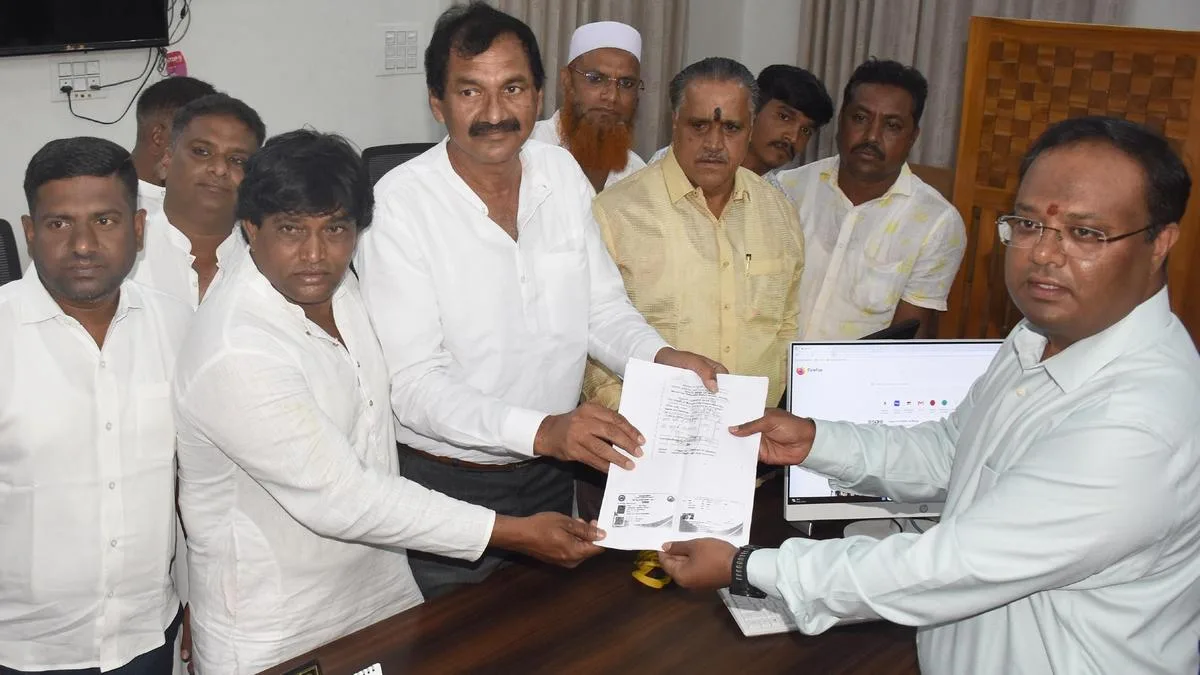 Congress leader objects to eviction of street vendors without alternative arrangements