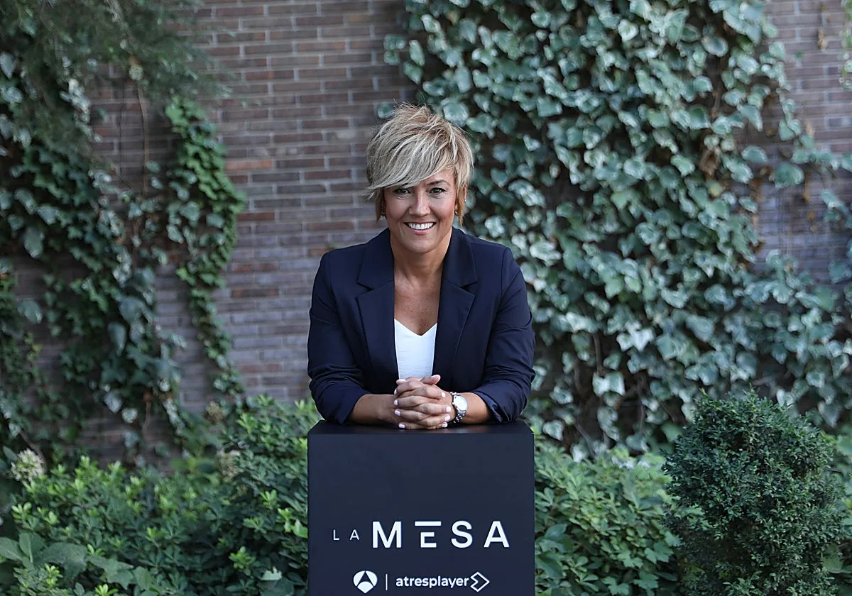 Cristina Pardo se sienta en 'La Mesa' de Antena 3 para hacer amena «una realidad desagradable»