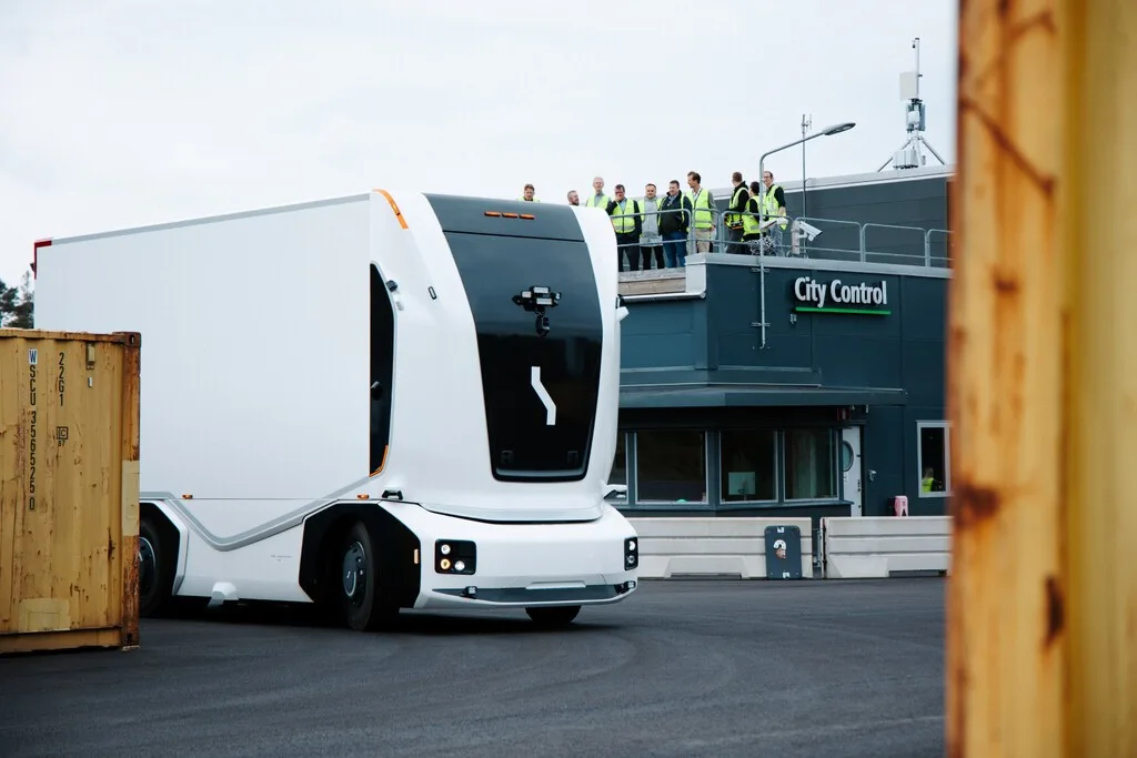 Un camión eléctrico ya circula sin conductor en Alemania: el transporte autónomo empieza a salir de las pruebas