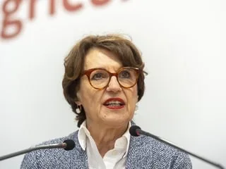 Soutien aux agriculteurs : les premières aides arriveront « d’ici à la fin du mois », assure la ministre Annie Genevard