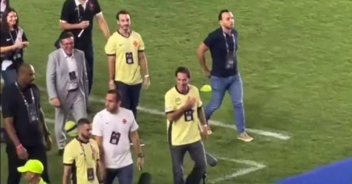 Marcos Lamacchia acompanha jogo do Vasco em São Januário