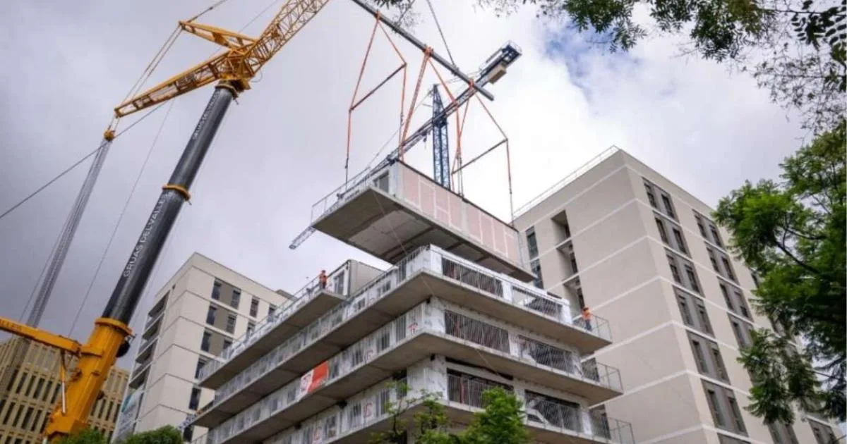 Cataluña recibirá 60 millones de euros del Gobierno para medidas en materia de vivienda por aplicar las ZMRT