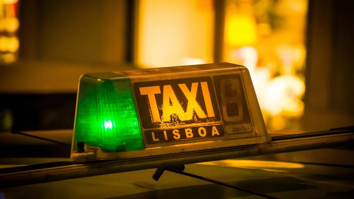 Táxis vão poder funcionar como Uber e Bolt a partir de setembro. Saiba o que vai mudar