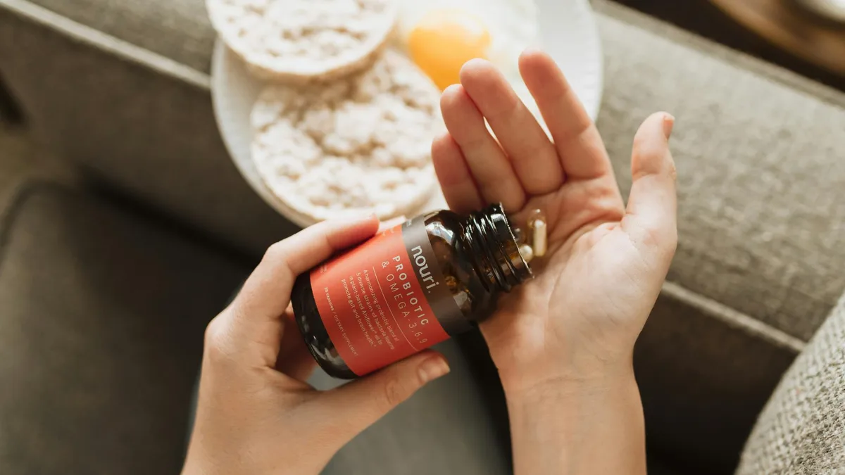 Faut-il prendre des vitamines pour ne pas tomber malade cet automne ? La réponse d’une médecin