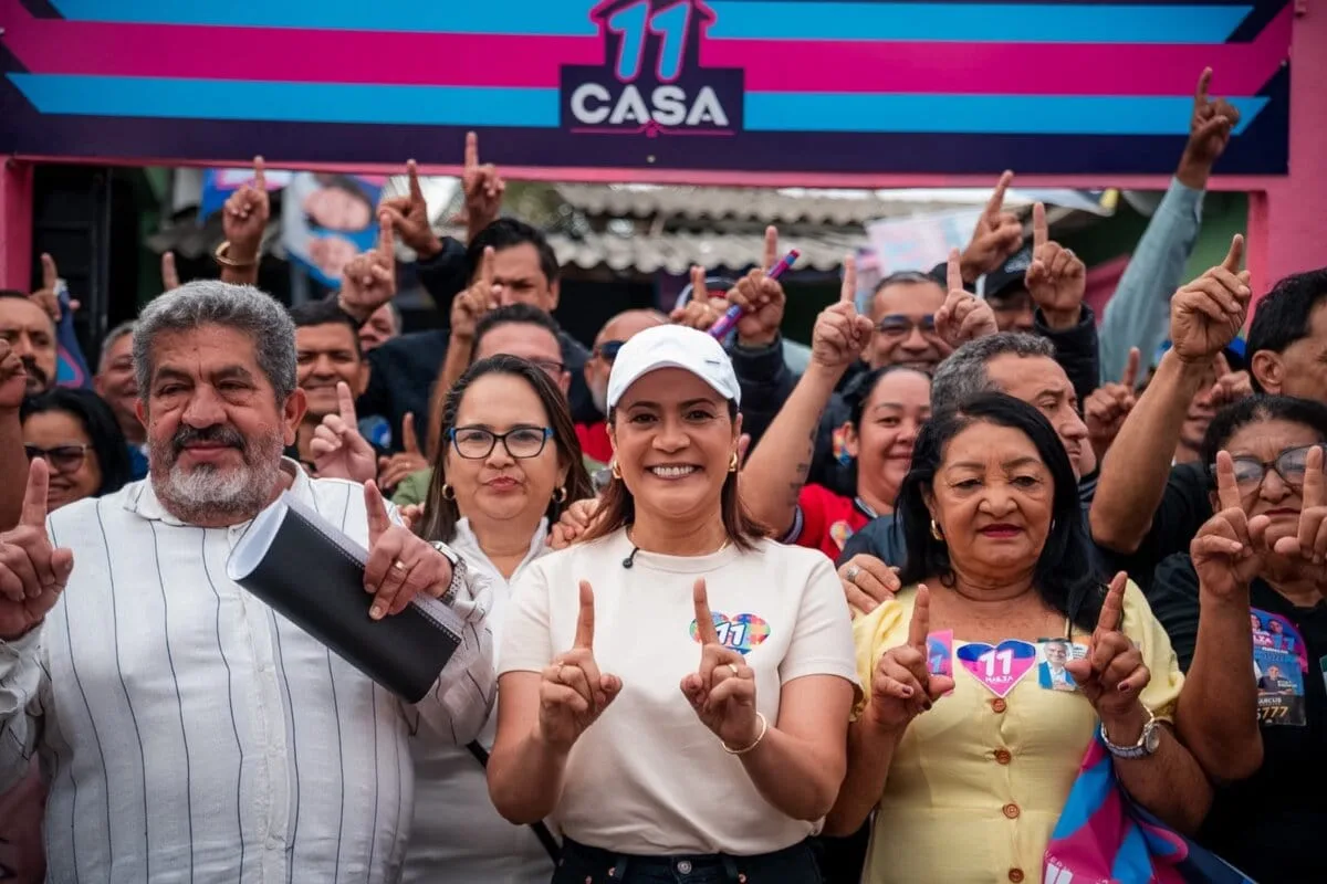 Mailza reúne lideranças e inaugura a Casa 11 no bairro Bahia, na regional da Sobral