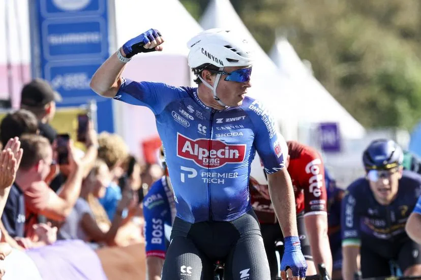 Jasper Philipsen remporte la deuxième étape du Renewi Tour au sprint