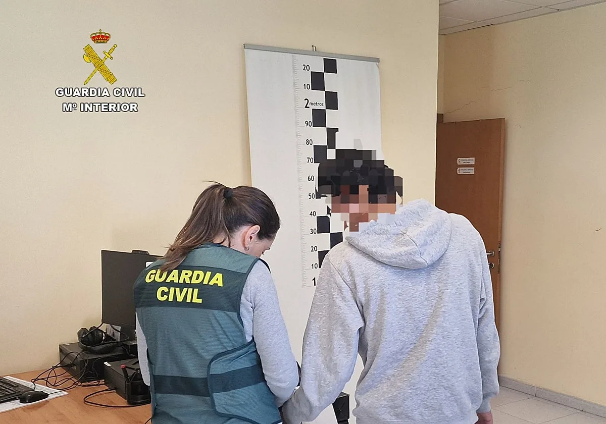 Prisión para el autor de dos atracos a mano armada en bancos de Catoira y Meis (Pontevedra)
