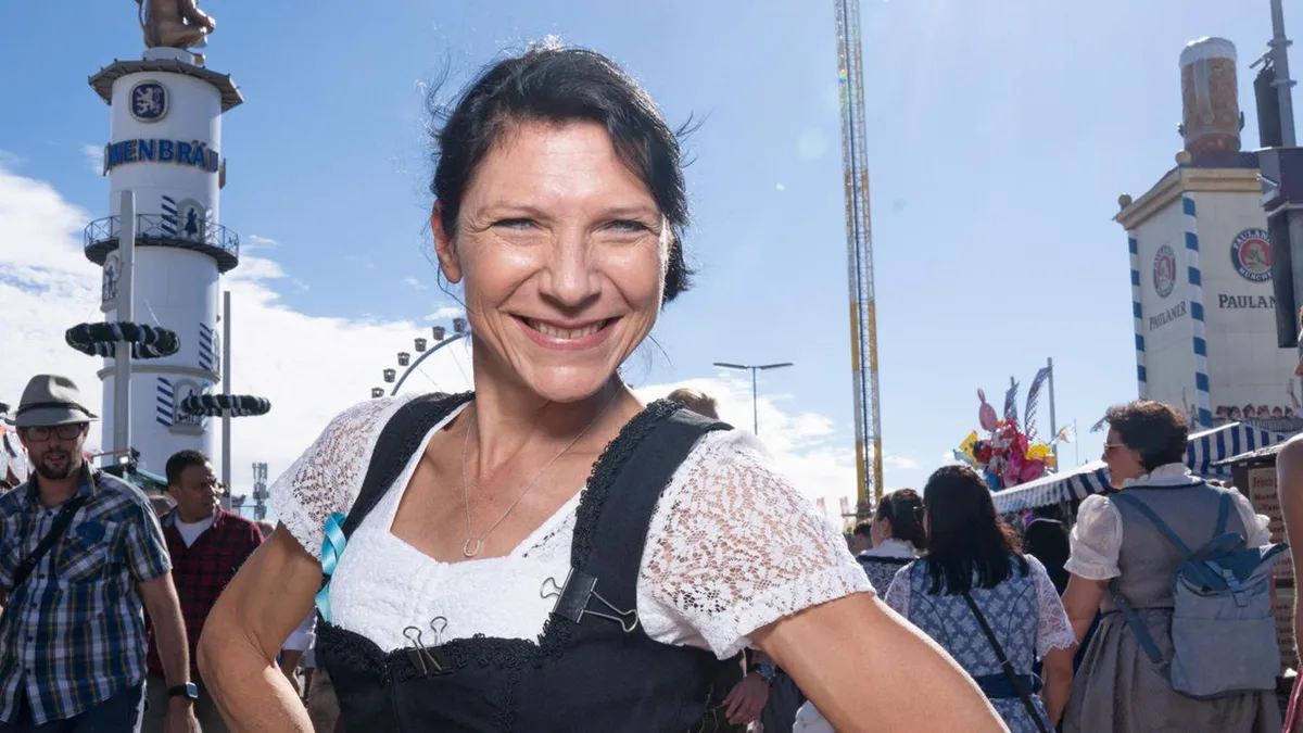 Wiesn-Wahnsinn: Oktoberfest-Kellnerin über Gäste: "Viel zu laut, viel zu aggressiv, überfeiert"