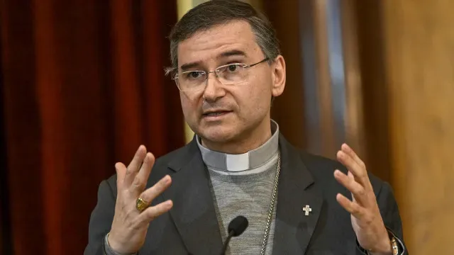 Américo Aguiar expressa solidariedade com Papa após anúncio de cirurgia