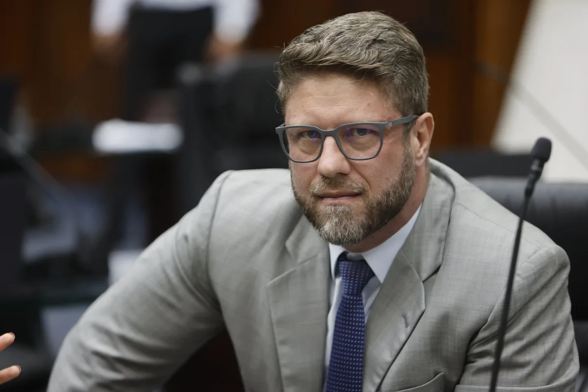 Eleições 2026 no PR: Requião Filho propõe criação de hospitais regionais da mulher e da infância