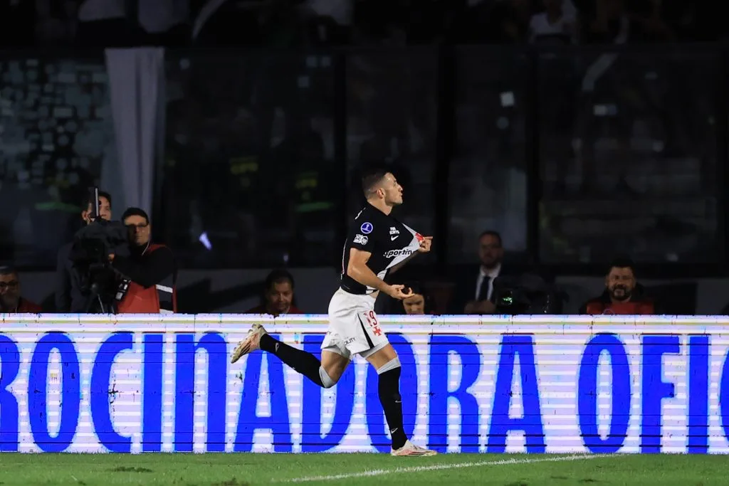 Vasco vence o Santa Fe e volta às semifinais da Sul-Americana após 15 anos