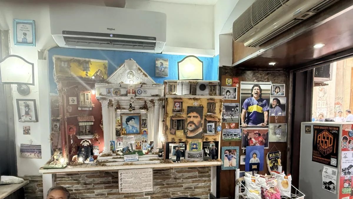 El santo que Nápoles no piensa enterrar