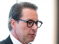 Gespräch über Pkw-Maut: Zwei Zeugenaussagen belasten Ex-Verkehrsminister Scheuer