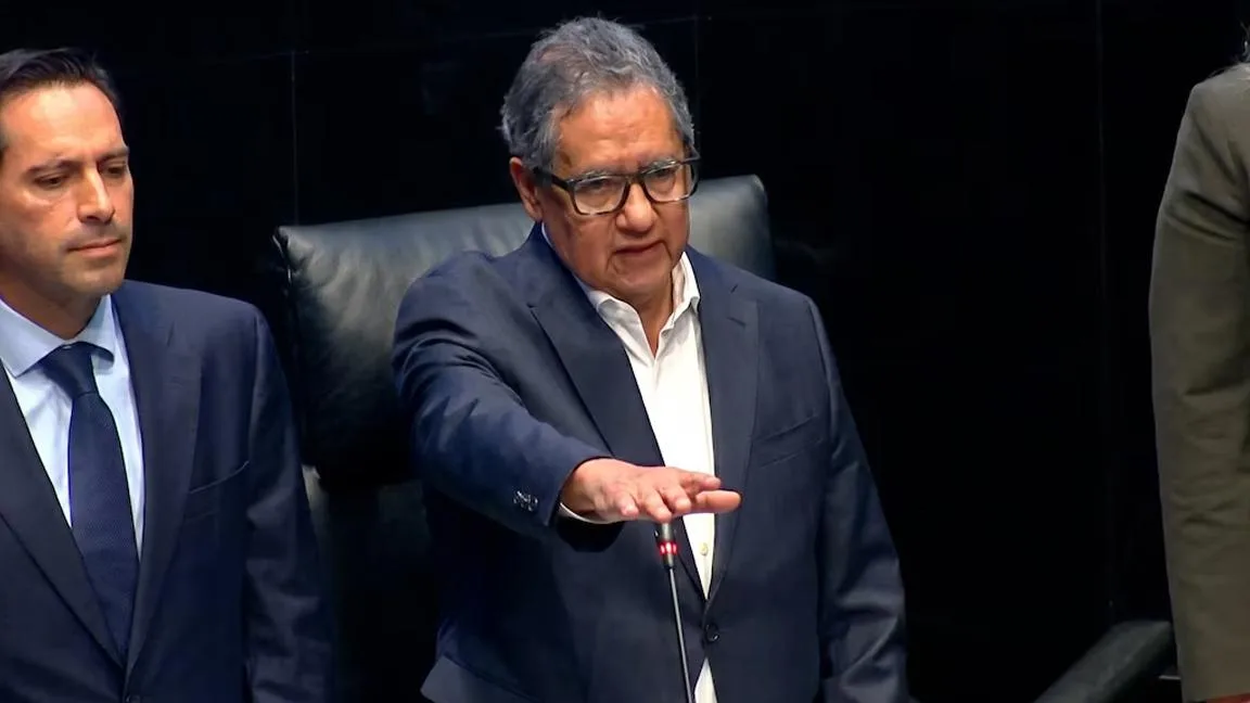 Higinio Martínez rinde protesta como nuevo presidente del Senado, con 116 votos a favor
