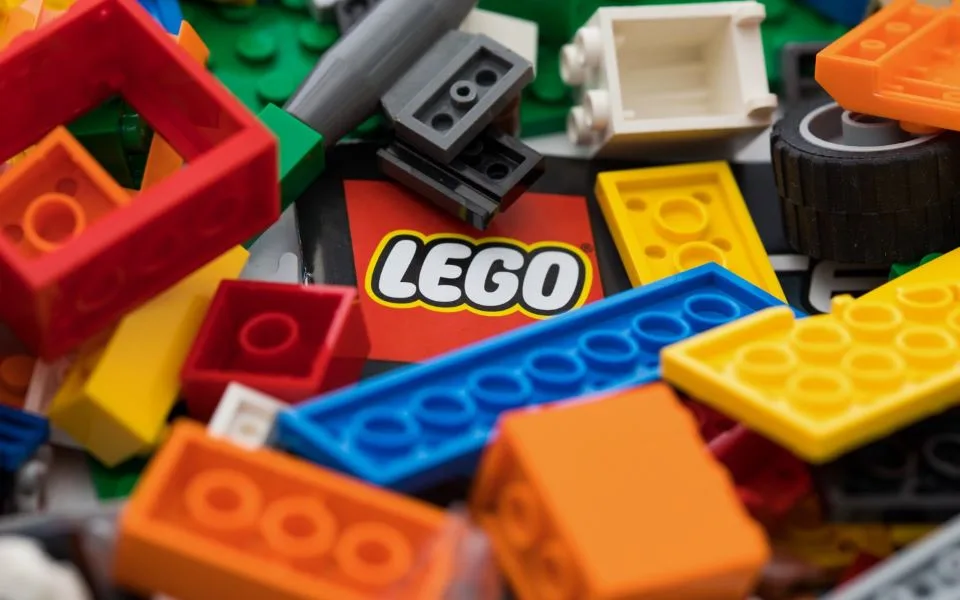 Grupo Lego cresce lucro em 32% no primeiro semestre para 1,1 mil milhões