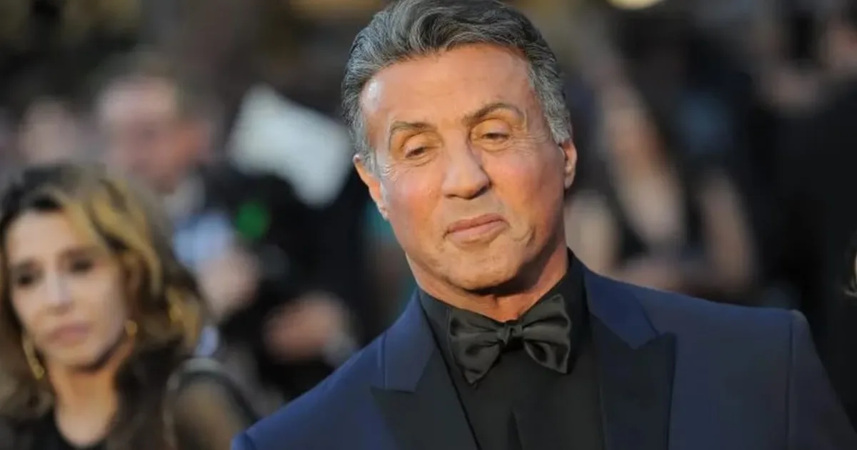 Sylvester Stallone vendió su rancho de 23 acres por 4 millones de dólares, casi la mitad de su precio de venta; luego se unió a Tom Cruise y Jack Nicholson para comprar 160 acres en Colorado