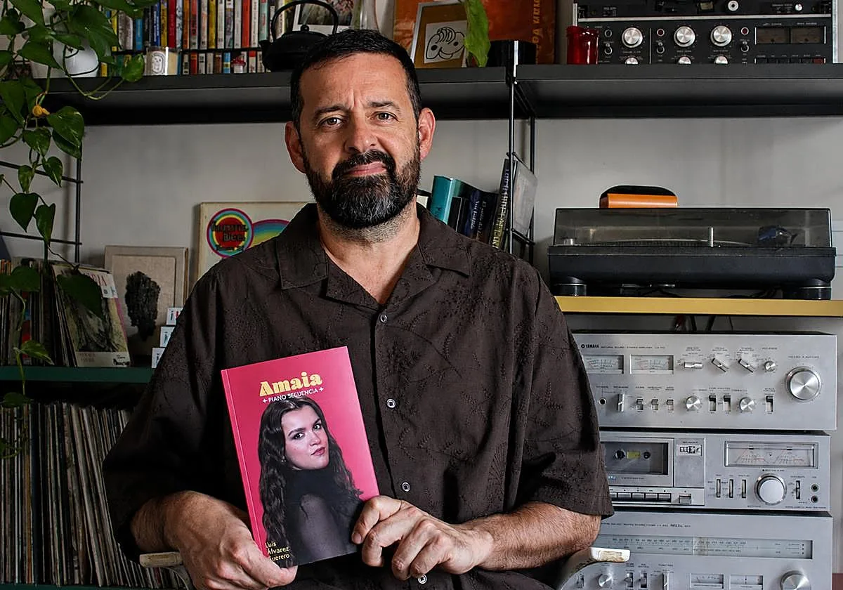 El periodista sevillano Luis Álvarez firma la primera biografía de Amaia: «Tanta exposición quita misticismo al artista»