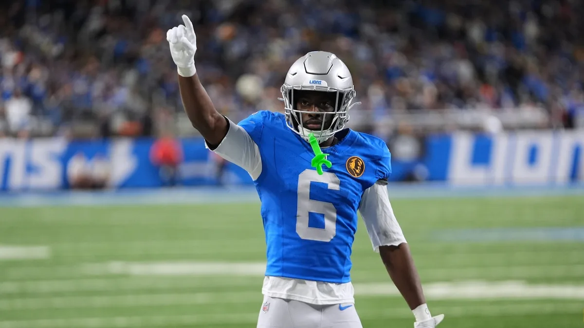 Seahawks and CB Terrion Arnold, who faces felony charges, are working on a deal, AP source says