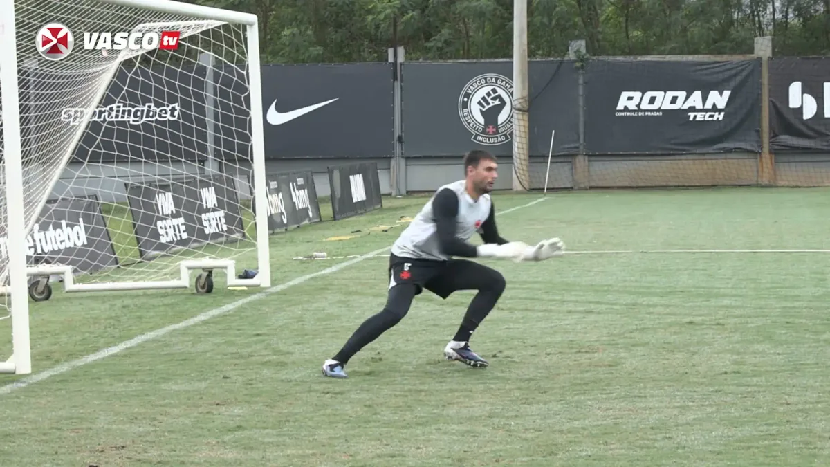 Vasco realiza último treino antes de encarar o Palmeiras
