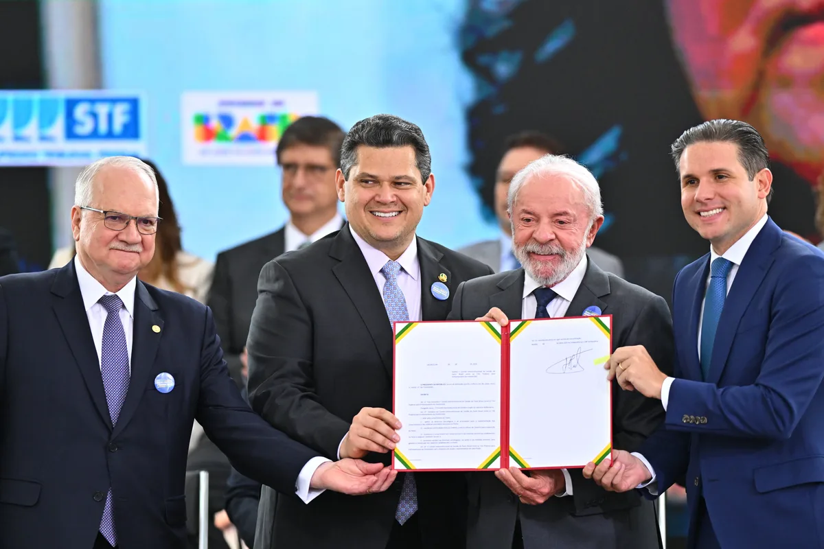 El feminicidio y las votantes logran espacio en la campaña presidencial más masculina del siglo en Brasil