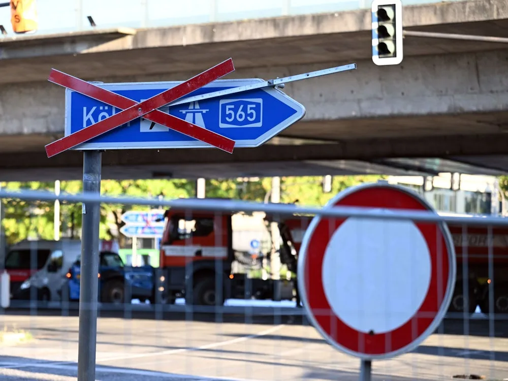 Glosse: Das Streiflicht: Lass uns bitte die nächste Ausfahrt nach Schilda nehmen