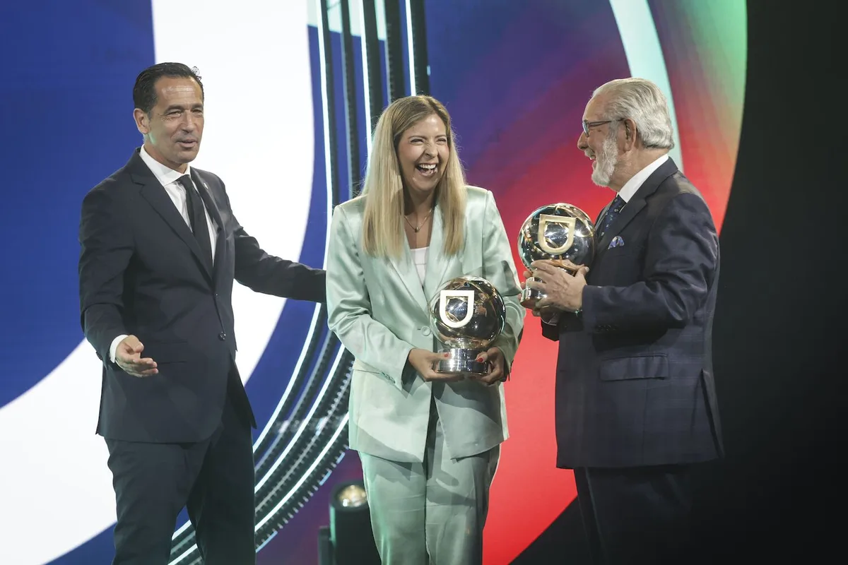 O futebol é um exemplo para o resto do país, diz ministra