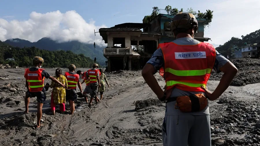 Flutkatastrophe: Dammbruch befürchtet – China unterbricht Rettungsarbeiten in Nepal