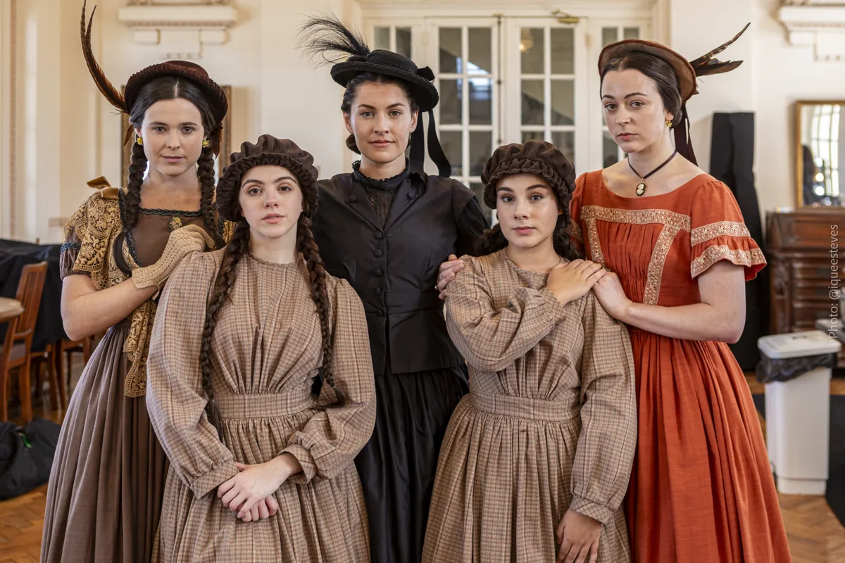 Diretor de ‘Nosso Lar’ explica novo filme, ‘The Fox Sisters’: ‘Queremos corrigir a história’