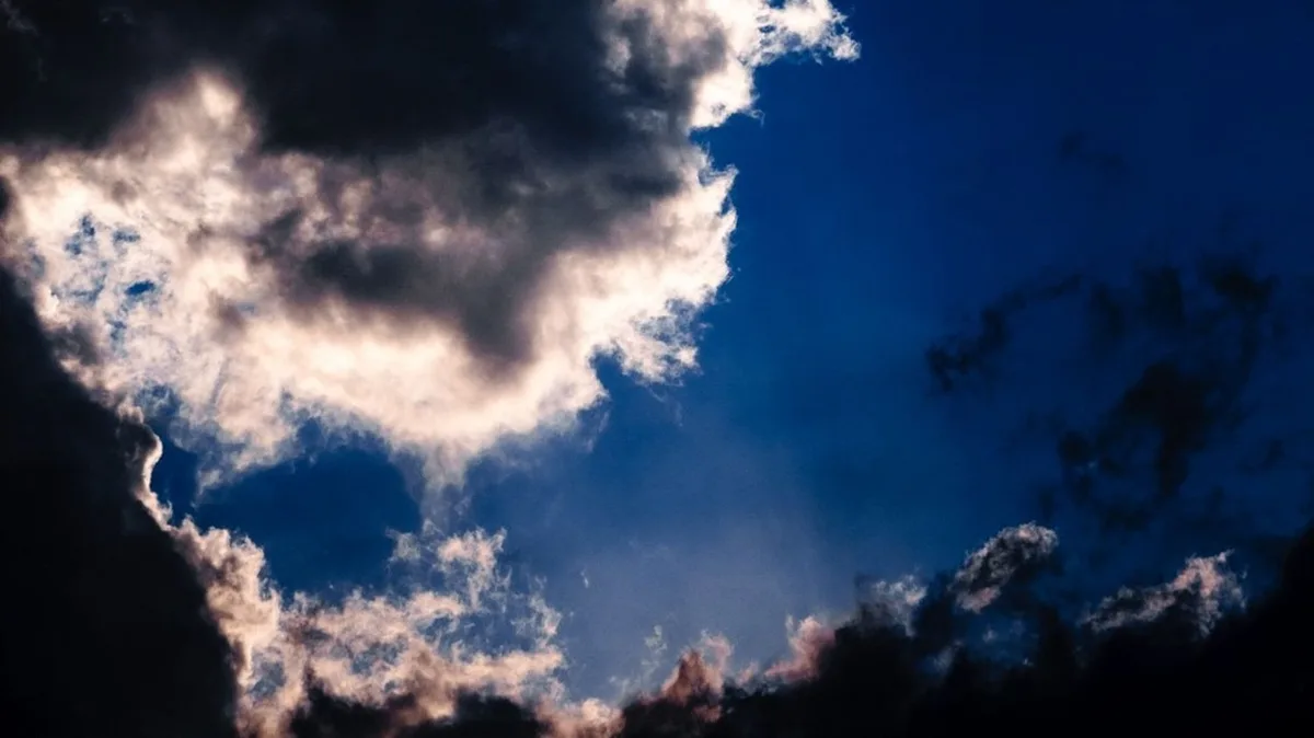 La Corse, le Var et les Alpes-Maritimes en vigilance orange "orages" vendredi matin, les deux départements du Sud-Est aussi concernés par une alerte "pluie-inondation"