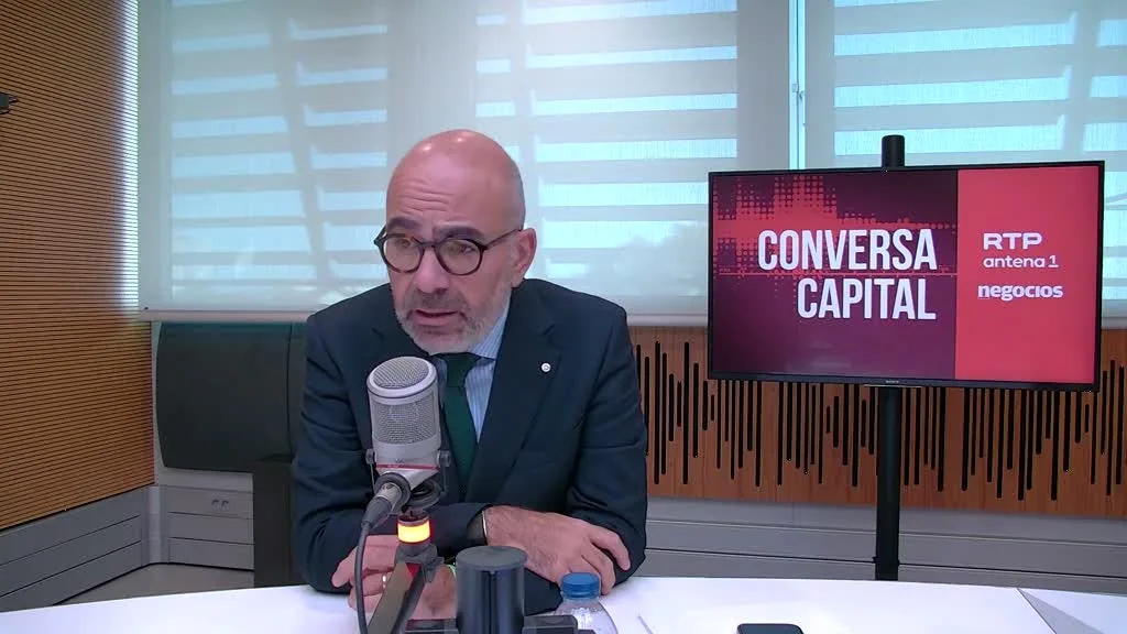 . Ministro "com enorme preocupação" e assume que se a população se manifesta é porque "há dor"