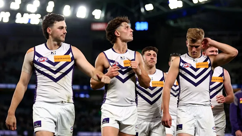Minor premiers Fremantle fall to red-hot Blues ahead of finals