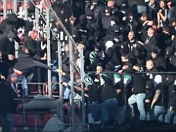 "Gehört sich einfach nicht": Beim Bundesliga-Letzten entlädt sich der völlige Frust
