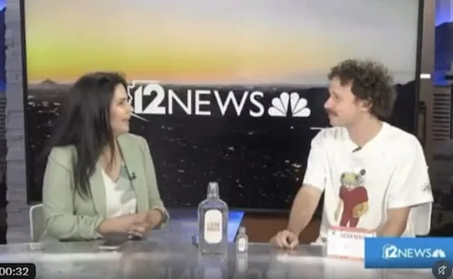 Luisito Comunica genera tenso momento en vivo; choque entre el humor de internet y la televisión tradicional