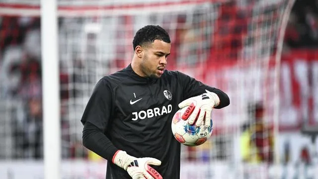Fußball-Bundesliga: Torwartproblem: Holt Eintracht Frankfurt jetzt Atubolu?
