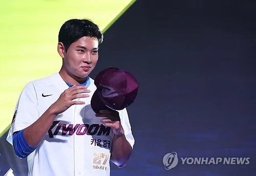 부산고 '이도류' 하현승, KBO 신인 드래프트 전체 1순위 키움행
