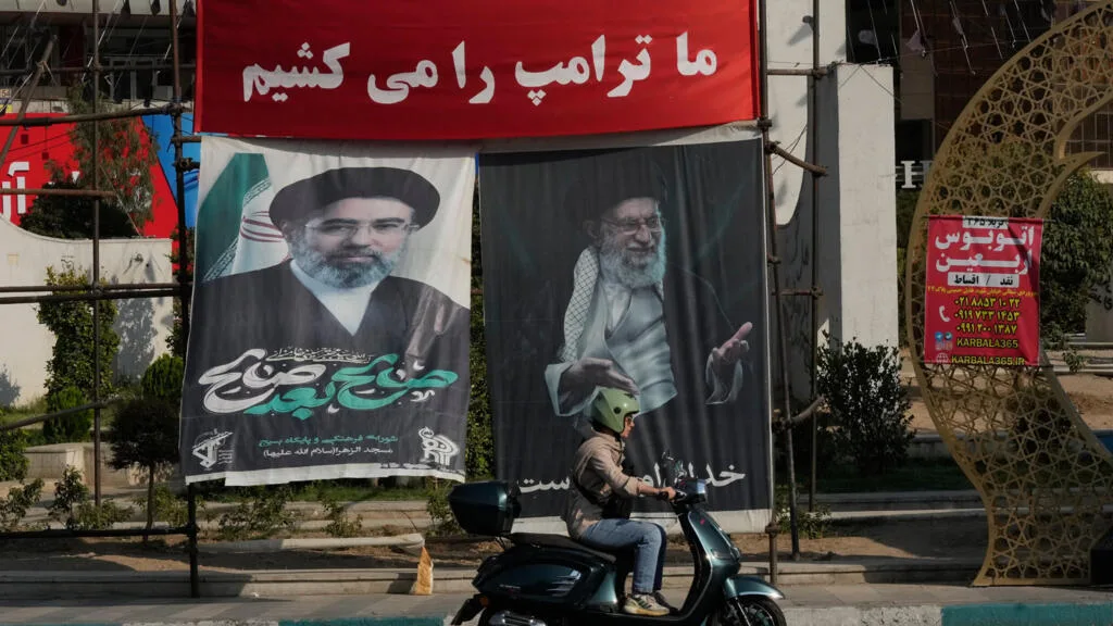 Teerã considera 'ilegal' a expulsão de dois diplomatas iranianos pela França