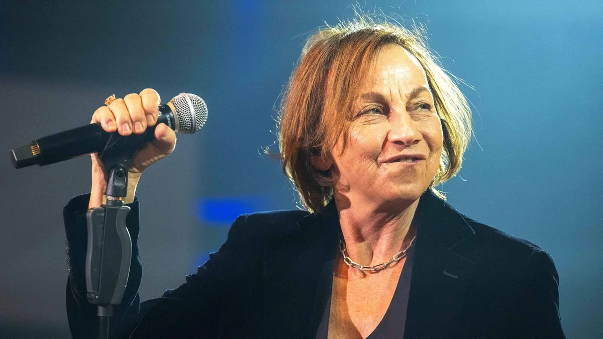 Glücksgefühle in Berlin: Dann hatte Gianna Nannini eben die Hand in der Hose