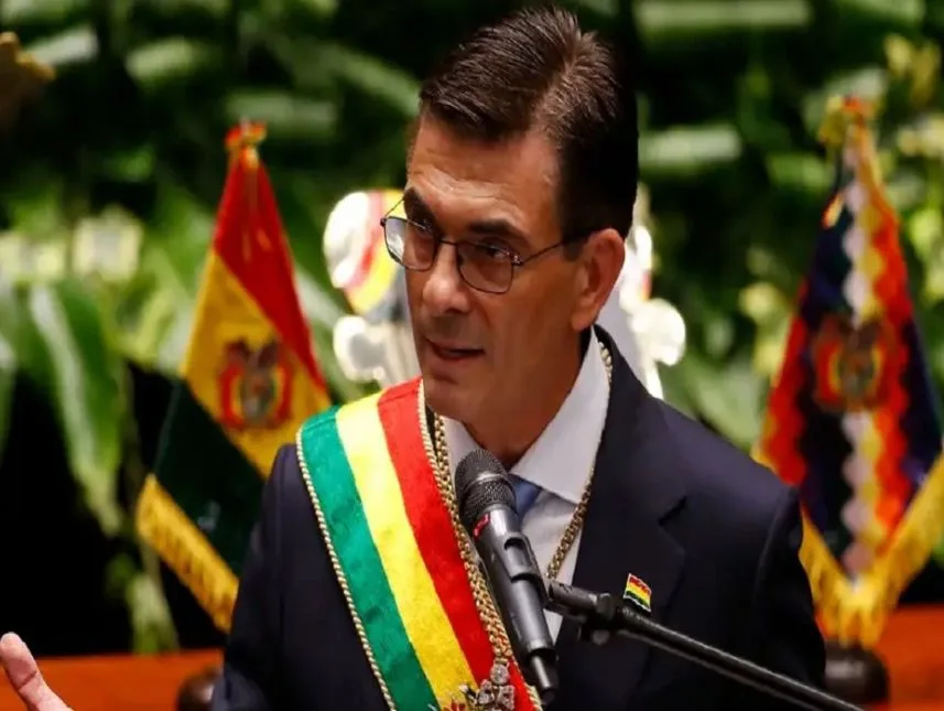 En Bolivia destituyen al ministro de Economía